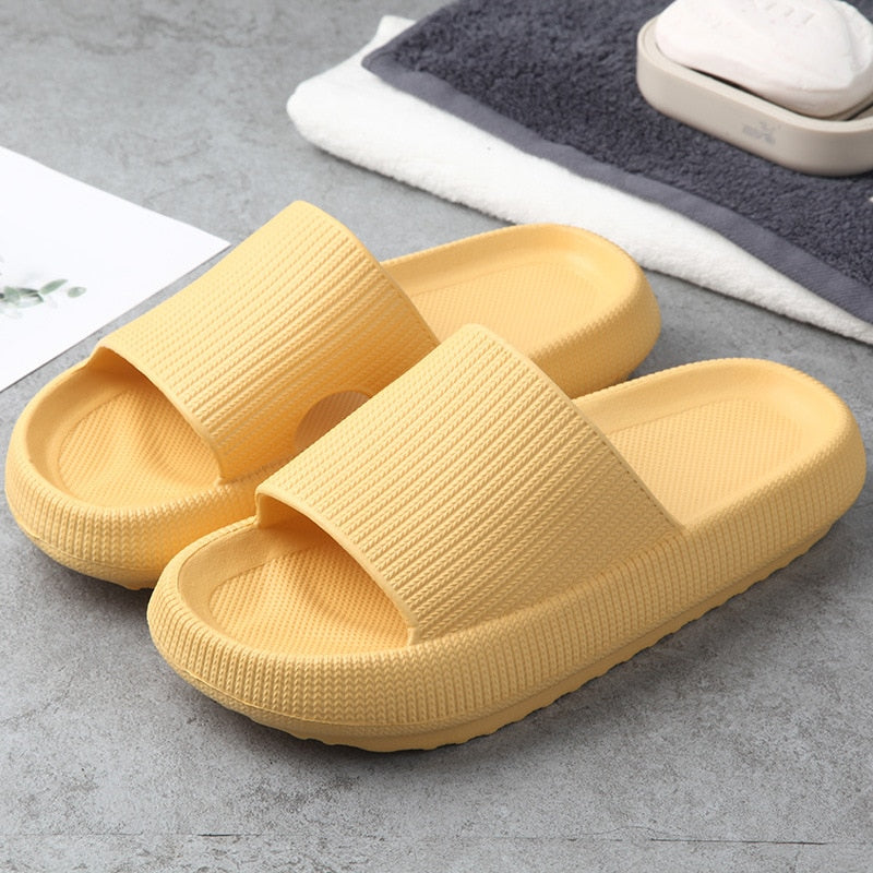 Maxene |  Chaussons confortables à enfiler pour la détente et les voyages