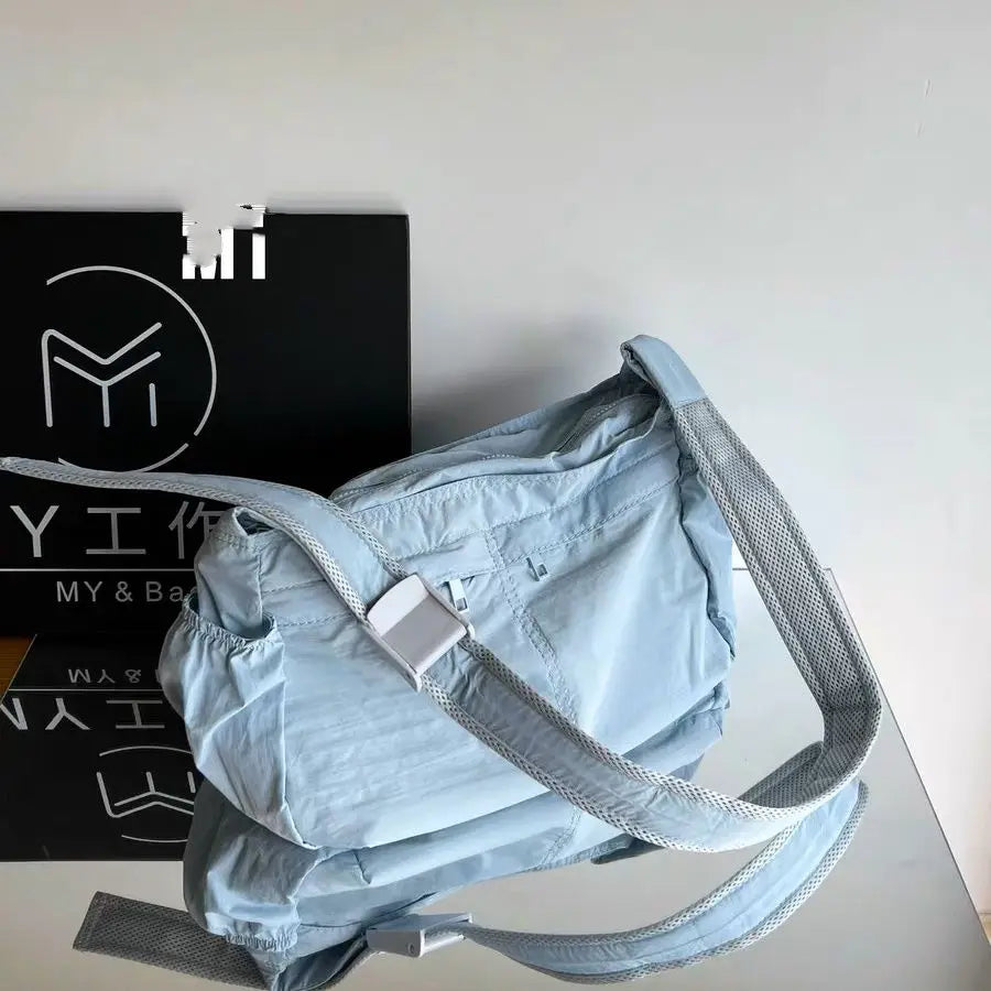 Aylie | Sac messager en nylon imperméable léger à bandoulière