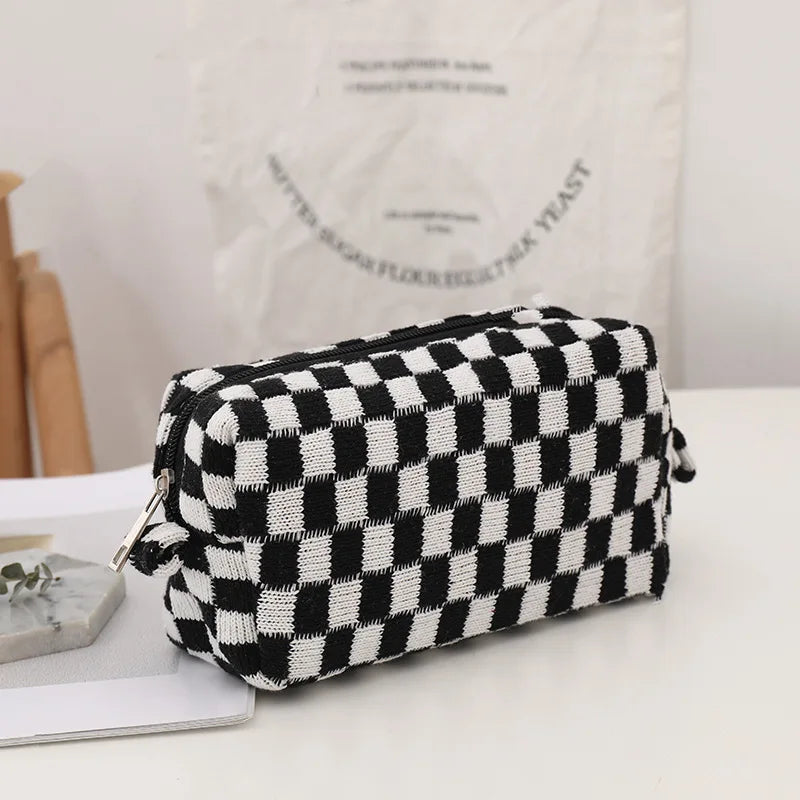 Nova | Trousse de maquillage à motifs à carreaux de style Y2K tendance