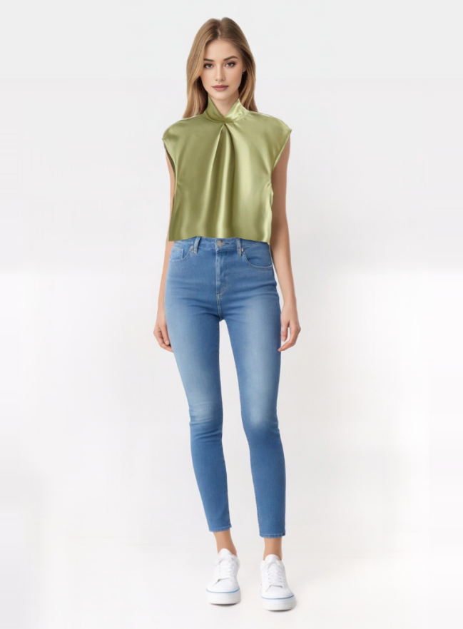 LYRA | Blouse sans manches en satin élégant