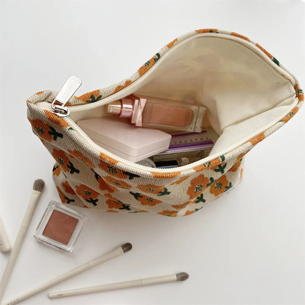 Ella | Trousse de maquillage en velours côtelé floral preppy